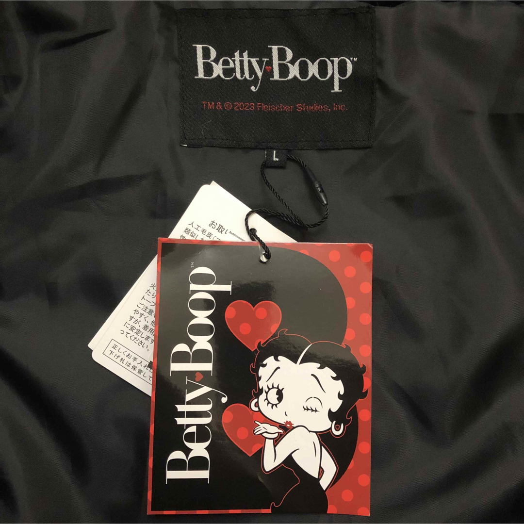 Betty Boop(ベティブープ)のbettyboop   ベティーブープ　ファーパーカー　ブラック　ブルゾン　L メンズのジャケット/アウター(ブルゾン)の商品写真