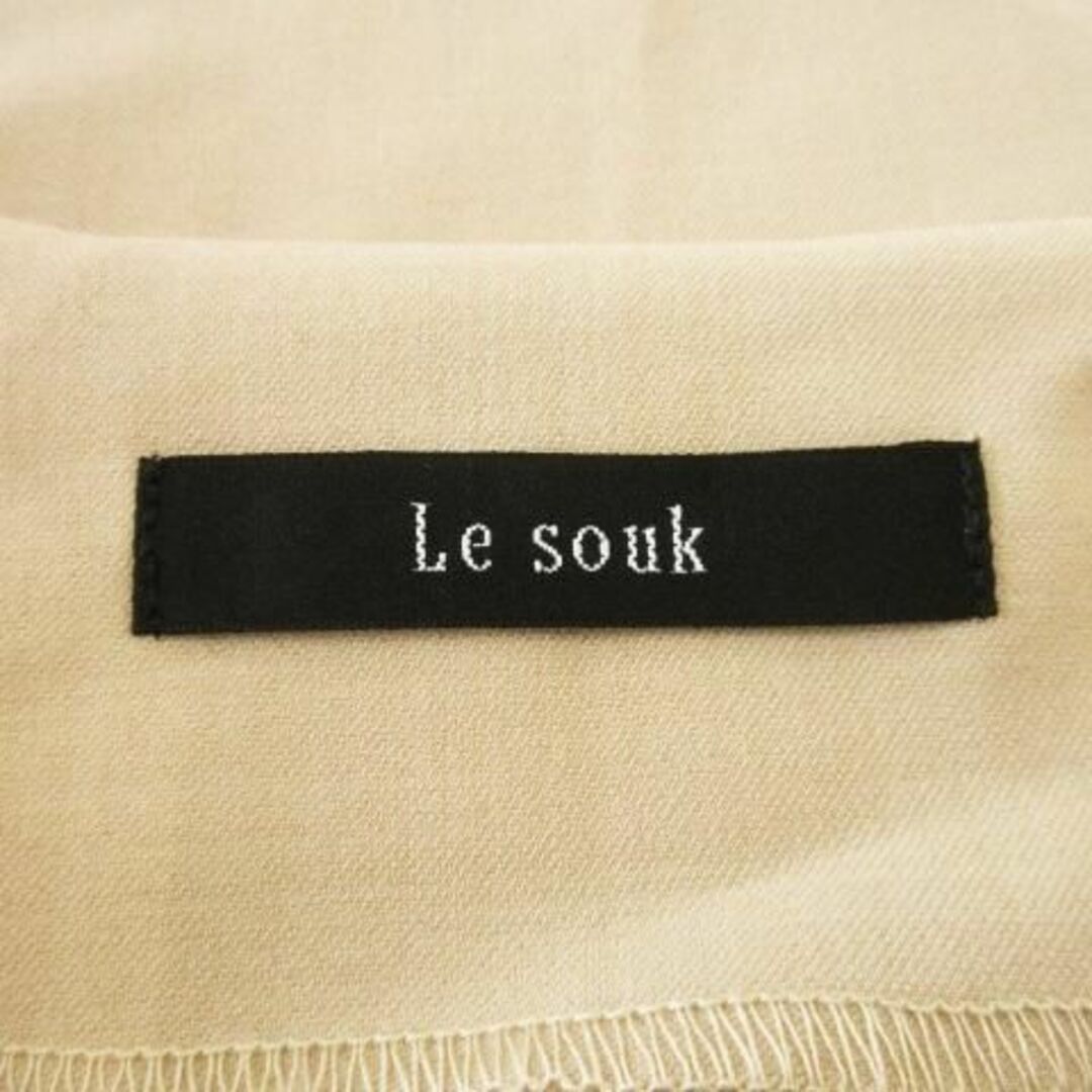 Le souk(ルスーク)のルスーク Vネックフリルスリーブブラウス 34 ベージュ 230830CK16A レディースのトップス(シャツ/ブラウス(半袖/袖なし))の商品写真