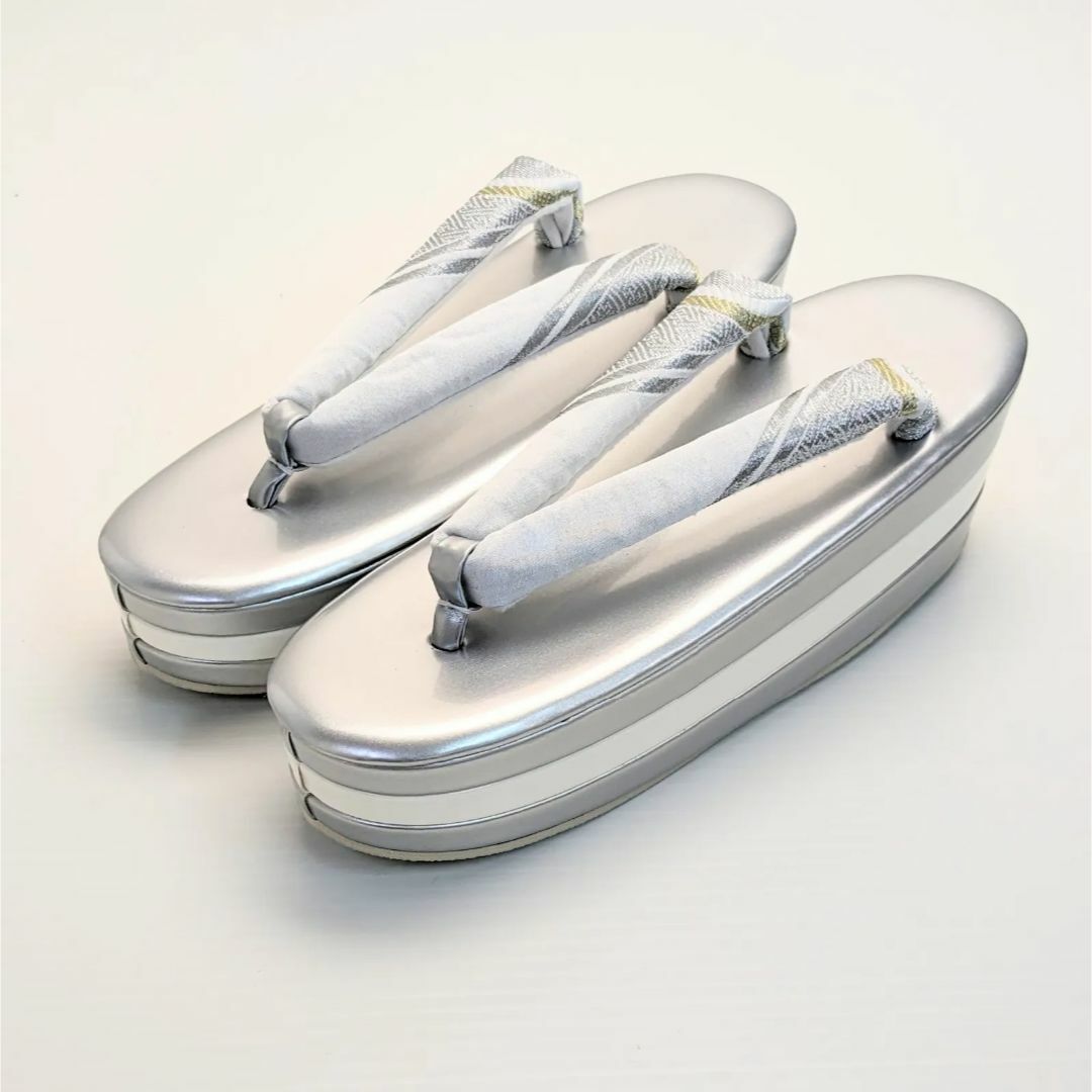 和装 草履バッグセット 帯地 梅 銀×白 3枚芯 フリーサイズ k15-6 レディースの水着/浴衣(着物)の商品写真