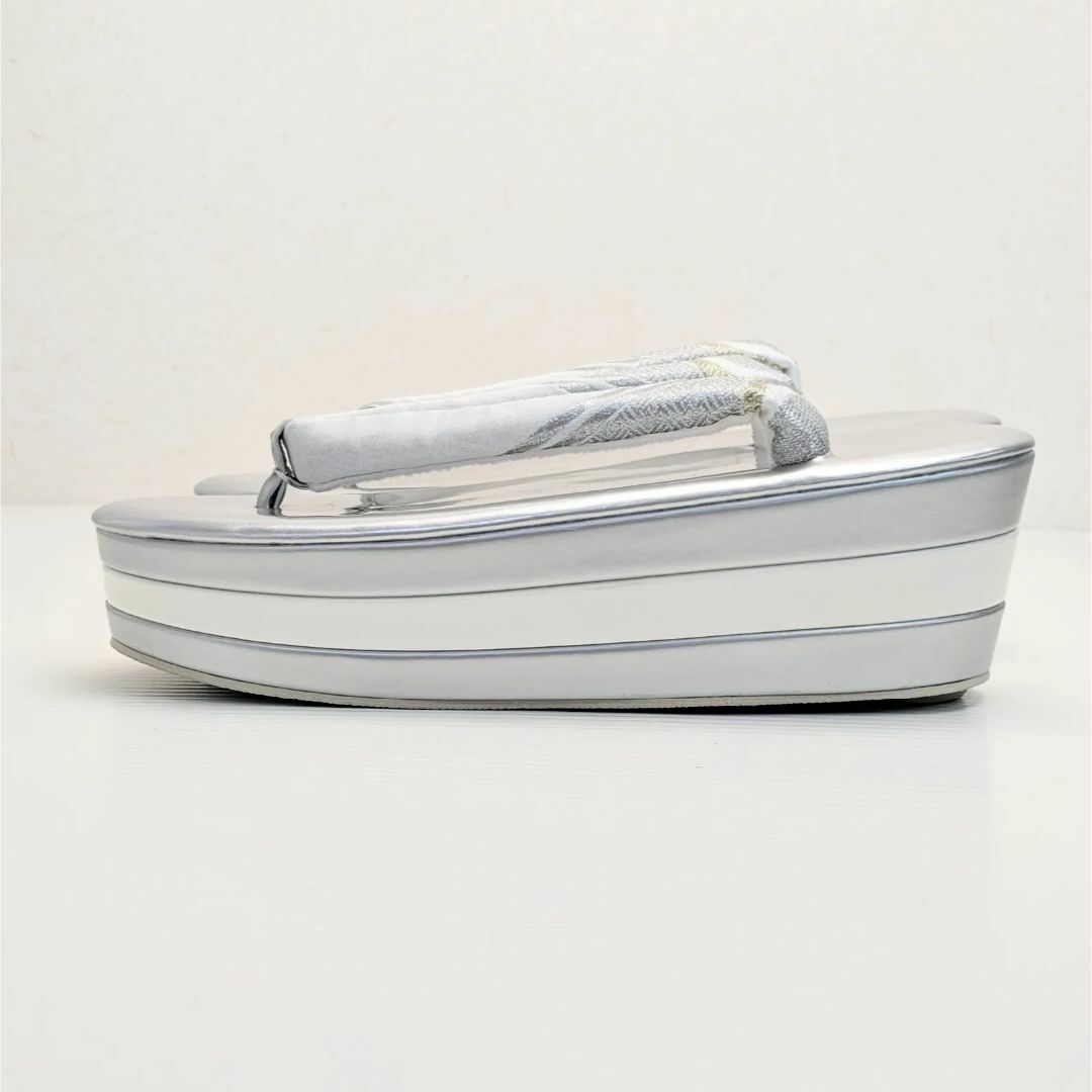 和装 草履バッグセット 帯地 梅 銀×白 3枚芯 フリーサイズ k15-6 レディースの水着/浴衣(着物)の商品写真
