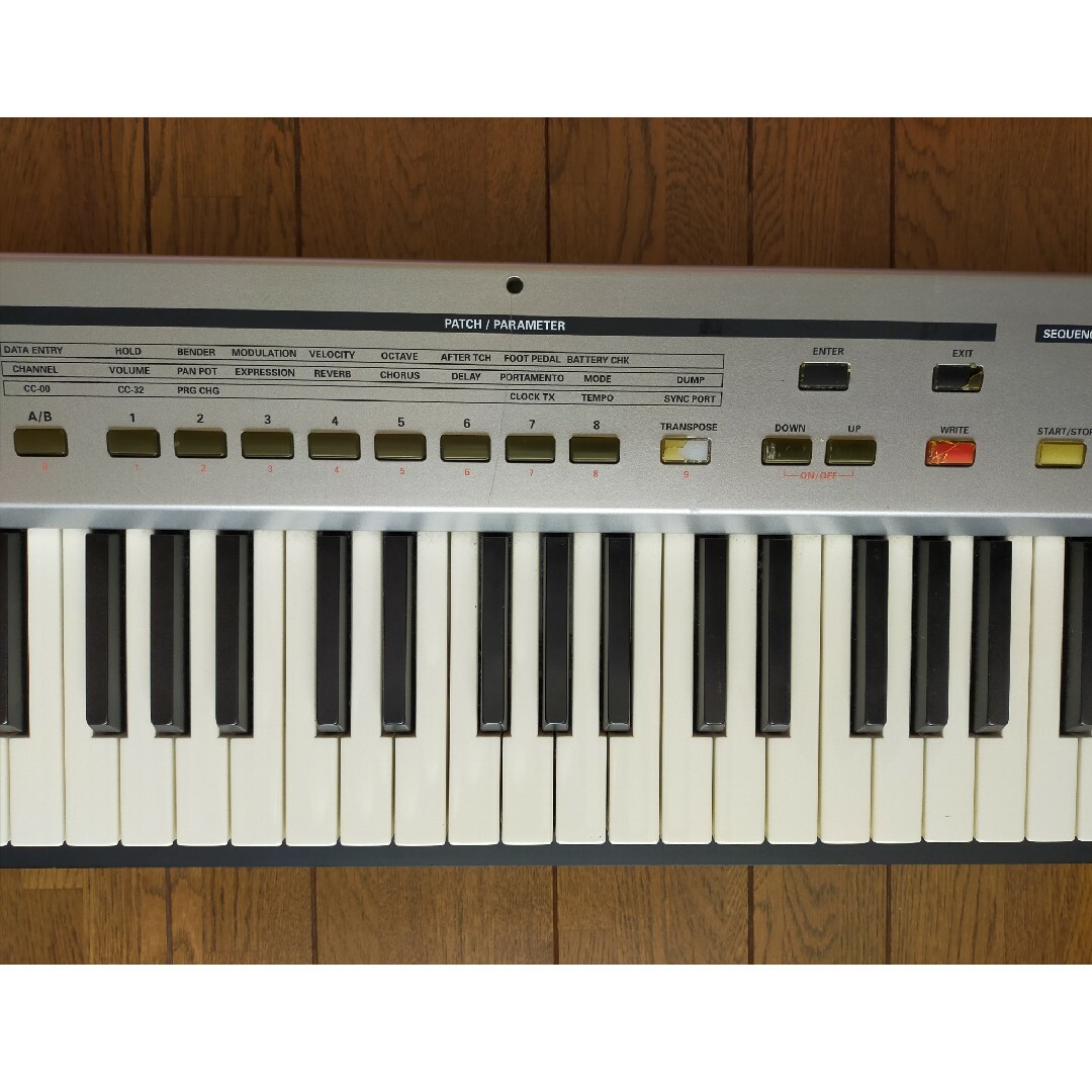 Roland(ローランド)のローランドA-37MIDIキーボードコントローラ 楽器のDTM/DAW(MIDIコントローラー)の商品写真