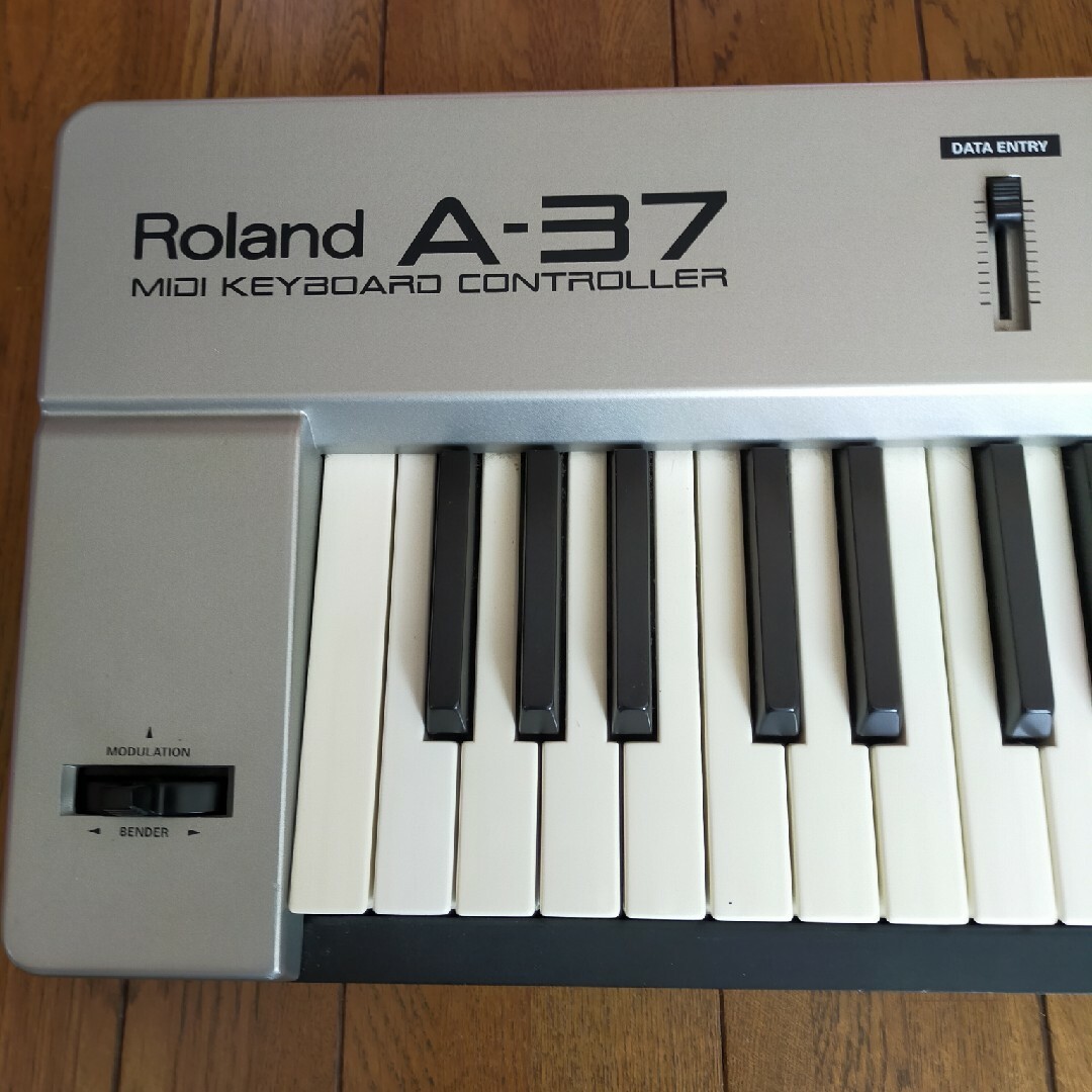 Roland(ローランド)のローランドA-37MIDIキーボードコントローラ 楽器のDTM/DAW(MIDIコントローラー)の商品写真