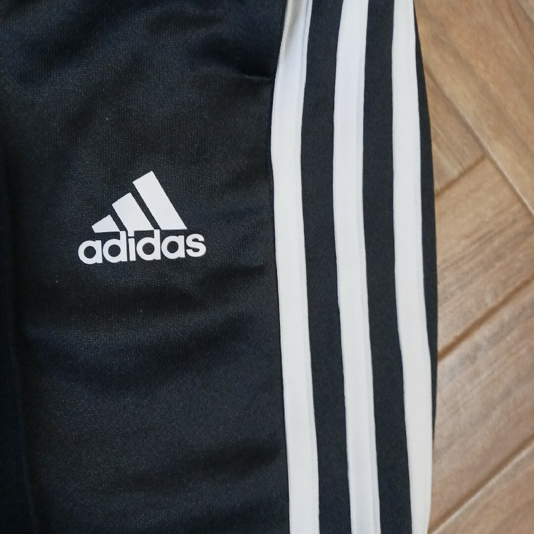 adidas(アディダス)のアディダス NEW AUTHENTIC ワイドパンツ スポーツ/アウトドアのトレーニング/エクササイズ(その他)の商品写真