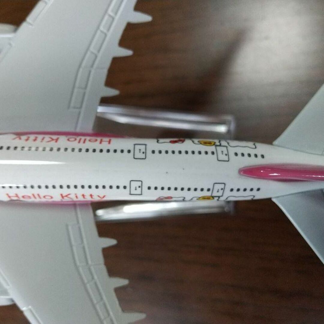 【ピンク】キティ エバー航空 A380 飛行機模型 15cm エンタメ/ホビーのおもちゃ/ぬいぐるみ(模型/プラモデル)の商品写真