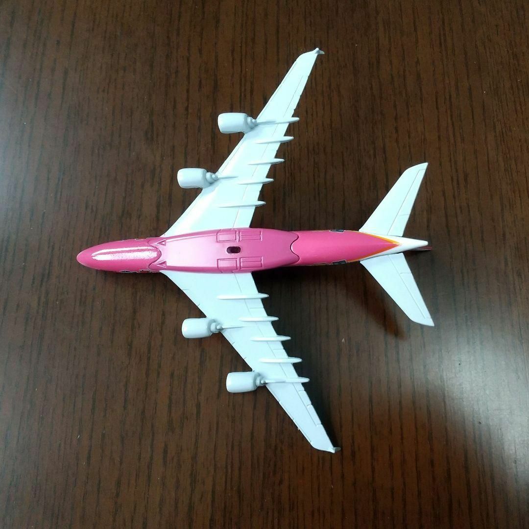 【ピンク】キティ エバー航空 A380 飛行機模型 15cm エンタメ/ホビーのおもちゃ/ぬいぐるみ(模型/プラモデル)の商品写真