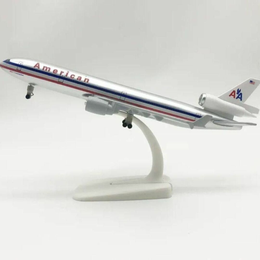 アメリカン航空 MD-11 飛行機模型 21cm エンタメ/ホビーのおもちゃ/ぬいぐるみ(模型/プラモデル)の商品写真