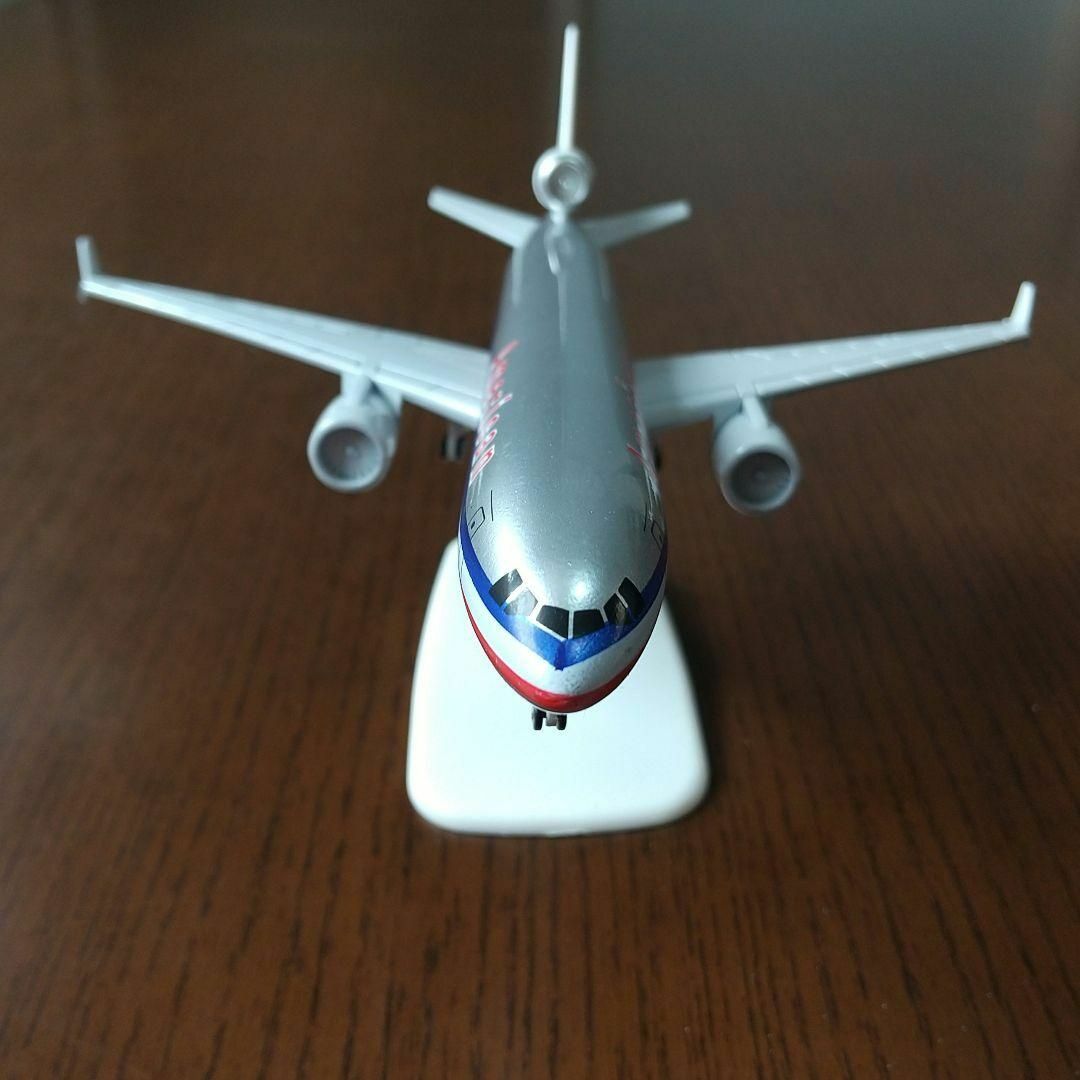 アメリカン航空 MD-11 飛行機模型 21cm エンタメ/ホビーのおもちゃ/ぬいぐるみ(模型/プラモデル)の商品写真