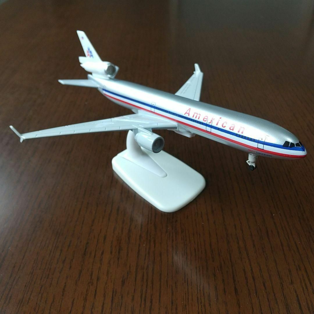 アメリカン航空 MD-11 飛行機模型 21cm エンタメ/ホビーのおもちゃ/ぬいぐるみ(模型/プラモデル)の商品写真