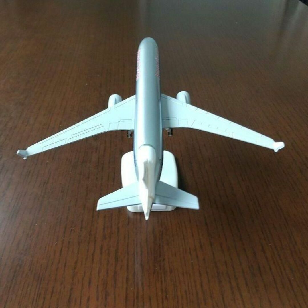 アメリカン航空 MD-11 飛行機模型 21cm エンタメ/ホビーのおもちゃ/ぬいぐるみ(模型/プラモデル)の商品写真