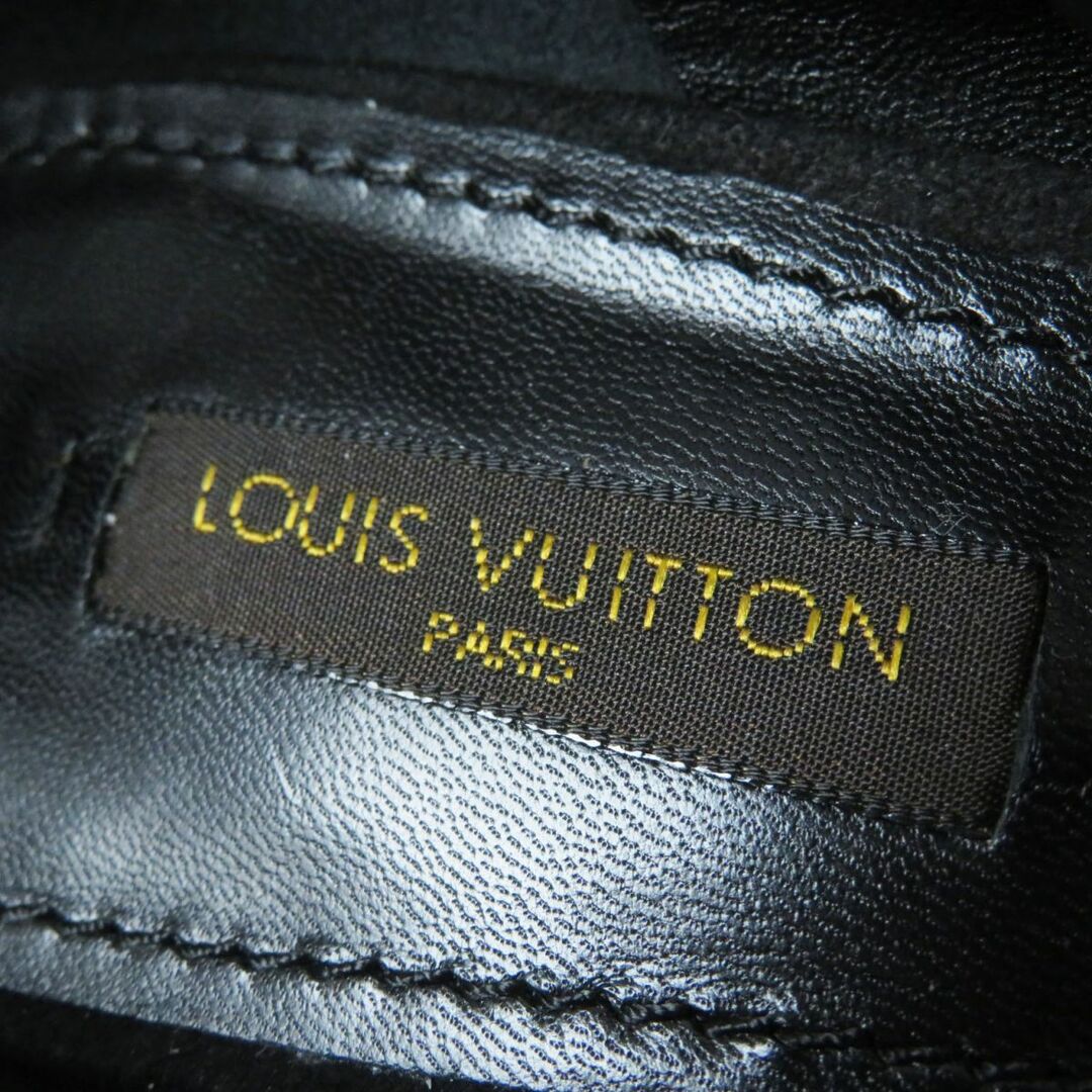 LOUIS VUITTON(ルイヴィトン)の未使用品◎伊製 LOUIS VUITTON ルイヴィトン スウェードレザー Tストラップ Vカットポインテッドトゥ パンプス 黒 37 1／2 箱・保管袋付き レディースの靴/シューズ(ハイヒール/パンプス)の商品写真