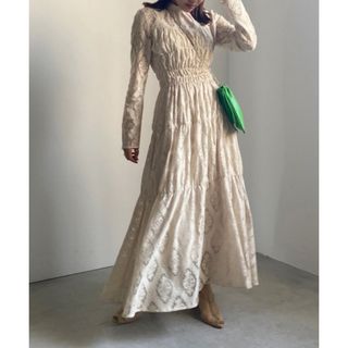 アメリヴィンテージ(Ameri VINTAGE)のAMERI☁️LACE SHIRRING DRESS 新品　Mサイズ(ロングワンピース/マキシワンピース)