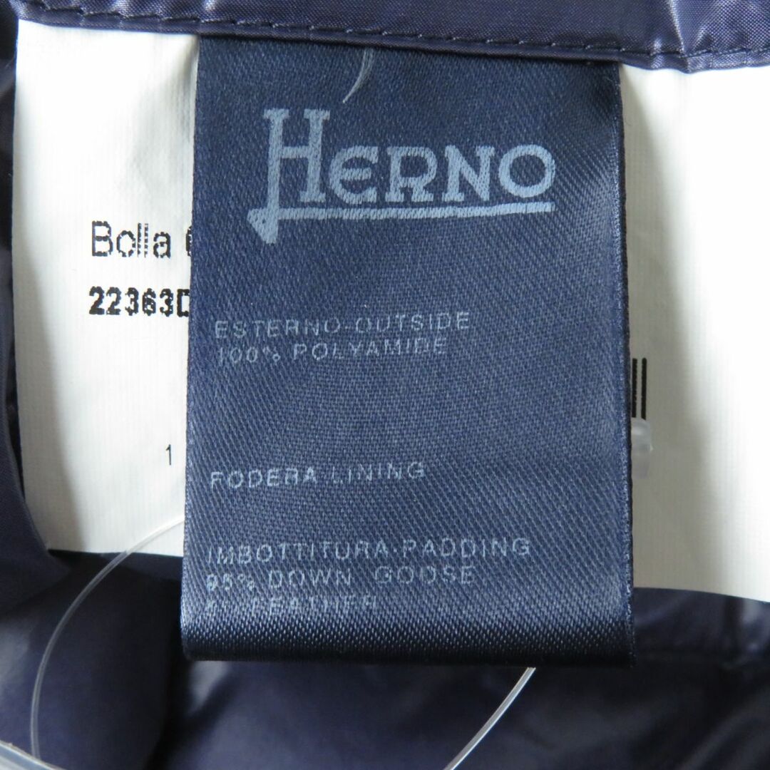 HERNO(ヘルノ)の美品★正規品 HERNO ヘルノ 0700369 Bolla ロゴボタン付き ダブルブレスト ライトダウンコート／ダウンジャケット レディース パープル 42 レディースのジャケット/アウター(ダウンコート)の商品写真