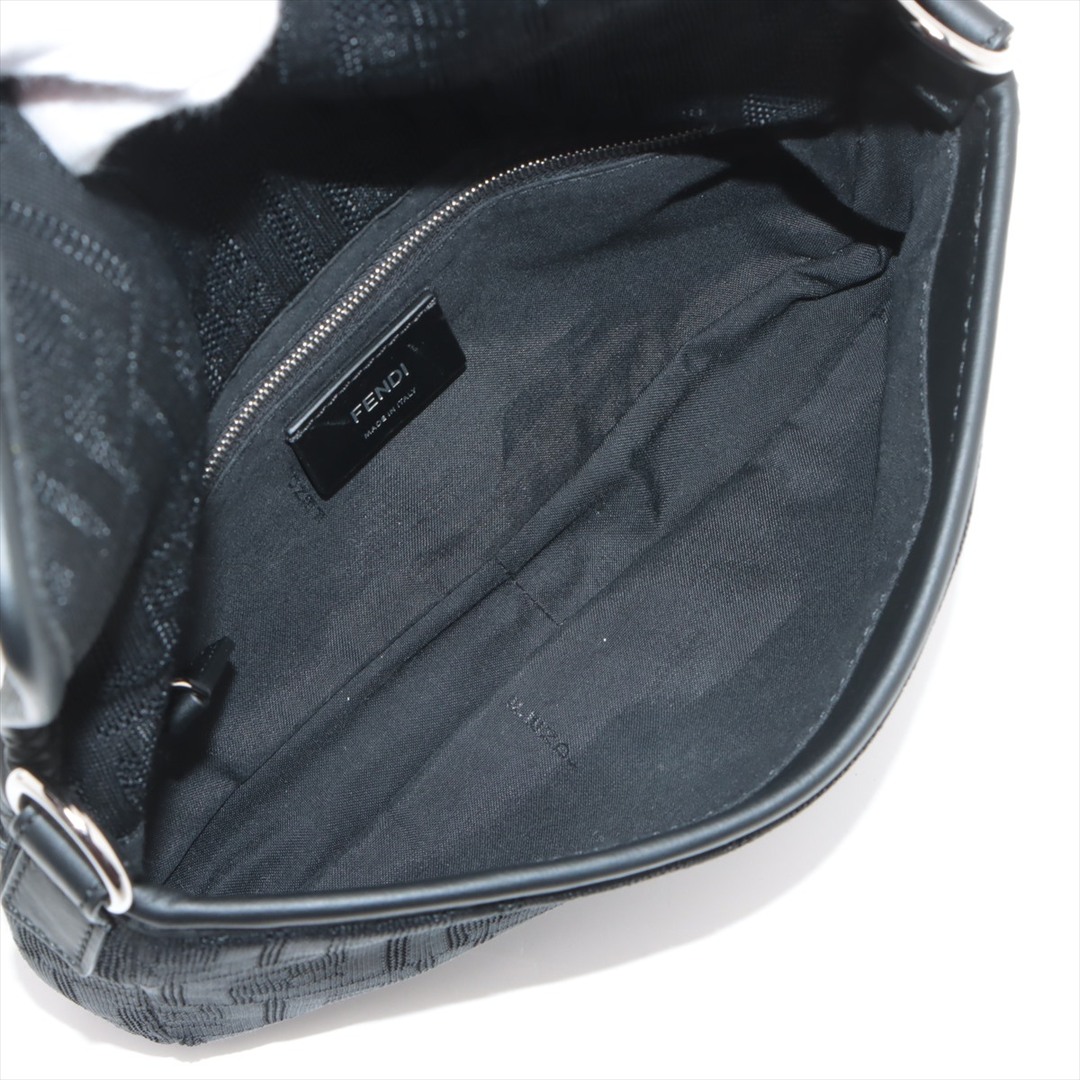 FENDI(フェンディ)の極美品 フェンディ ズッカ 7VA472 ショルダーバッグ 斜め掛け メッセンジャー トート ビジネス 通勤 ブラック メンズ MMM Q22-2 メンズのバッグ(ショルダーバッグ)の商品写真
