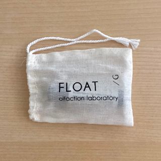 コスメキッチン(Cosme Kitchen)のオーガニックコスメ FLOAT LIP BARM(（リップバーム）ゼラニウム(リップケア/リップクリーム)