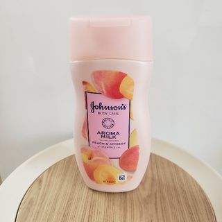 ジョンソンボディケア  ラスティングモイスチャー アロマミルク 200ml