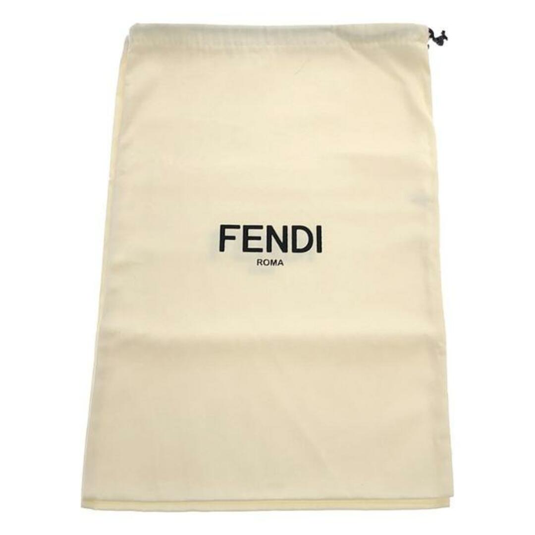 FENDI(フェンディ)のFENDI / フェンディ | スクエアトゥ バックロゴジップ レザーショートブーツ ブーディ | 38 | ホワイト | レディース レディースの靴/シューズ(ブーツ)の商品写真