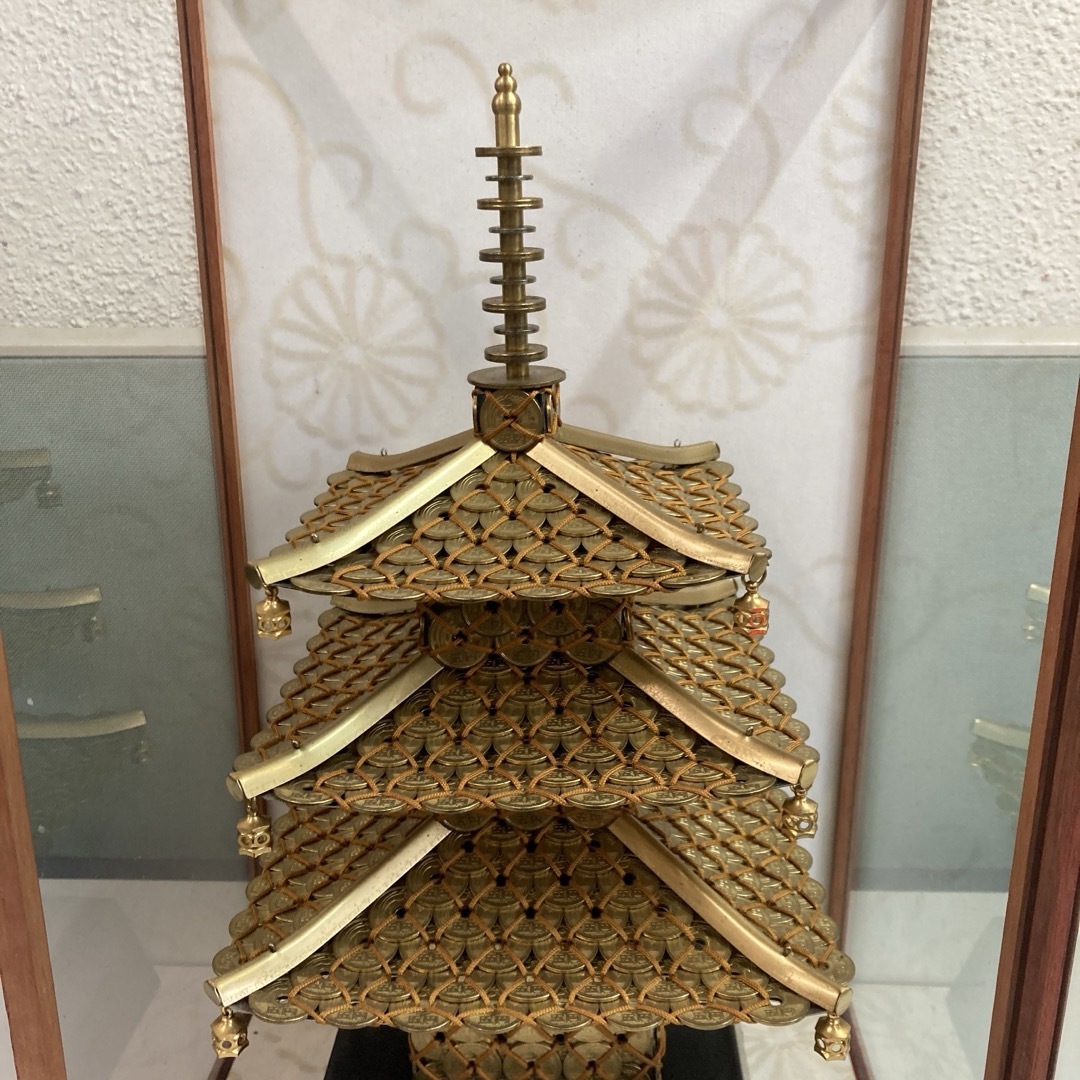 五円玉 三重塔 オブジェ 置物 レトロ 5円玉 インテリア 縁起物の 五円玉 三重塔 オブジェ 置物 レトロ 5円玉 インテリア 縁起物の