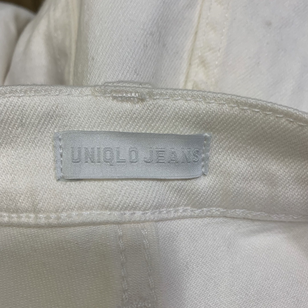 UNIQLO(ユニクロ)のユニクロUNIQLOホワイトデニムパンツ36 メンズのパンツ(デニム/ジーンズ)の商品写真