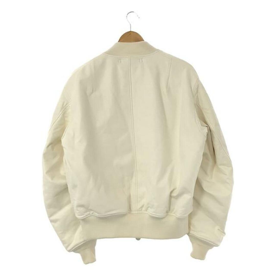 COMOLI(コモリ)の【新品】  COMOLI / コモリ | MA-1 羊革 シープスキン レザー ブルゾン ジャケット | 3 | white | メンズ メンズのジャケット/アウター(その他)の商品写真