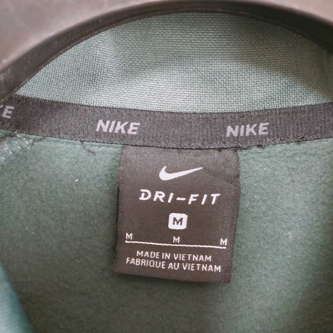 NIKE(ナイキ)のNIKE ナイキ　トラックジャケット　ハーフジップ　DRY-FIT　オリーブ　M メンズのトップス(ジャージ)の商品写真