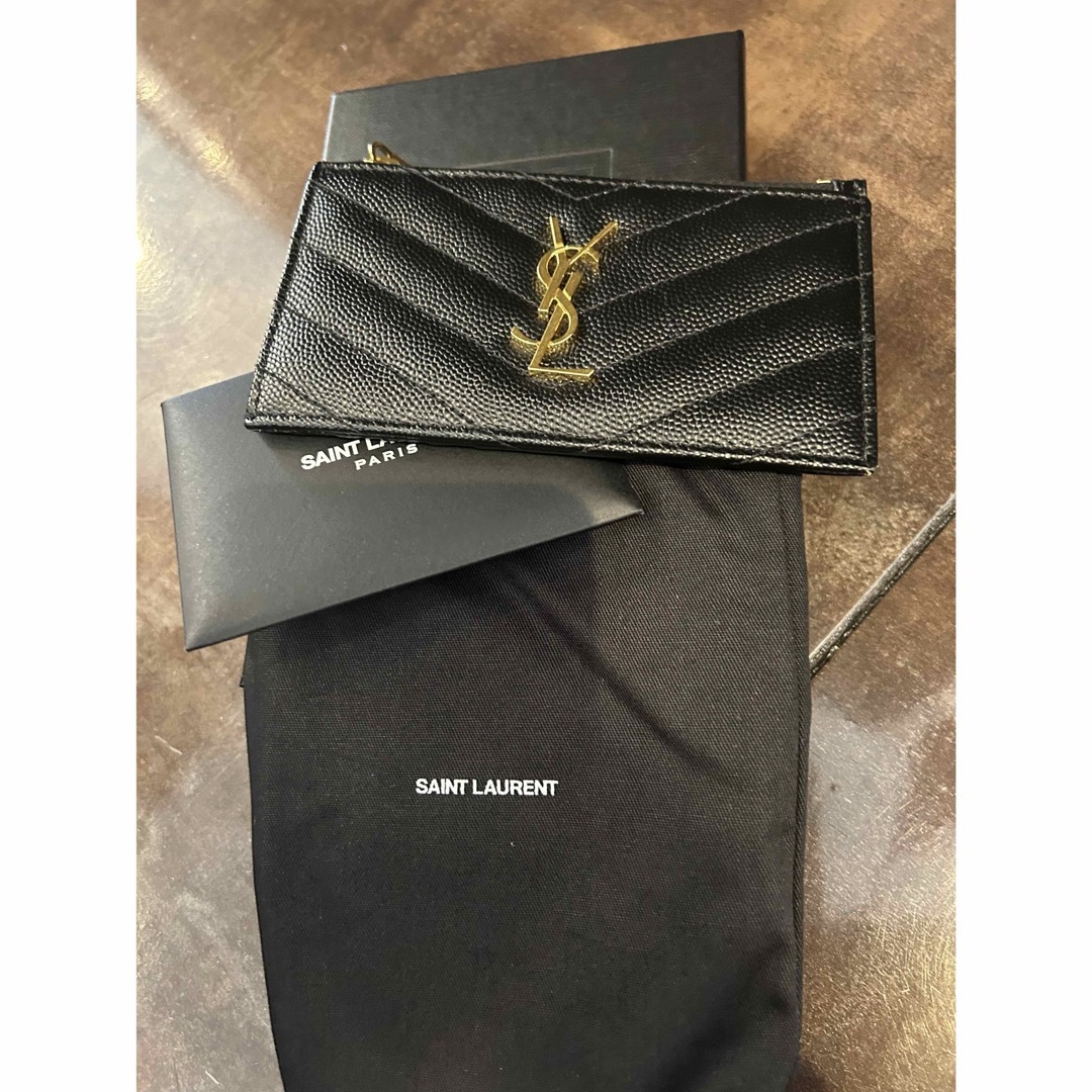 Saint Laurent(サンローラン)のSAINT LAURENT PARIS フラグメントケース カードホルダー レディースのファッション小物(パスケース/IDカードホルダー)の商品写真