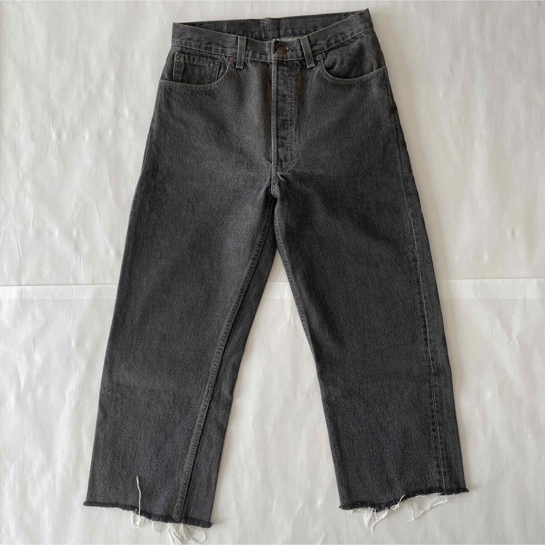 Levi's(リーバイス)のLEVIS 501 古着 デニム 黒 ジーンズ ダメージ【L】 USA製 レディースのパンツ(デニム/ジーンズ)の商品写真