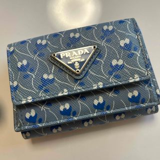 PRADA  新品　三つ折り財布