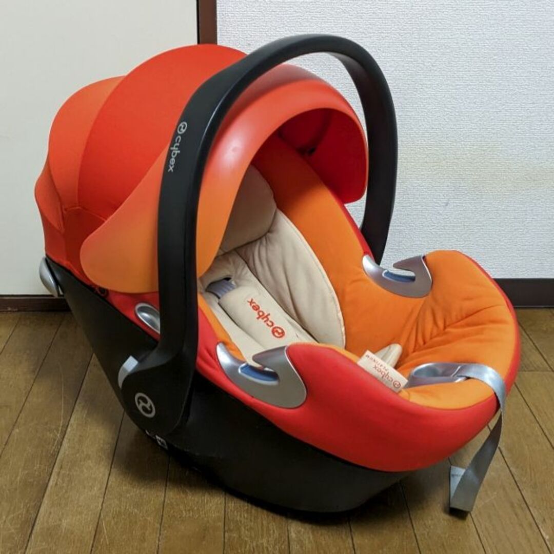 cybex(サイベックス)のサイベックス エイトンQ ベースQフィックス チャイルドシート ISOFIX キッズ/ベビー/マタニティの外出/移動用品(自動車用チャイルドシート本体)の商品写真