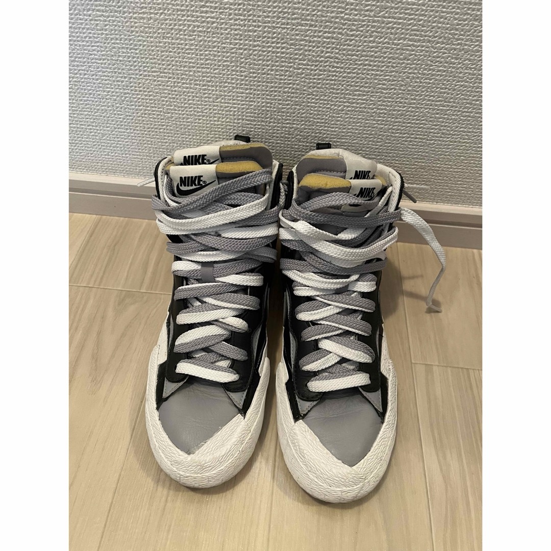 NIKE(ナイキ)のサカイ Sacai  Blazer Mid BV0072-002 スニーカー レディースの靴/シューズ(スニーカー)の商品写真