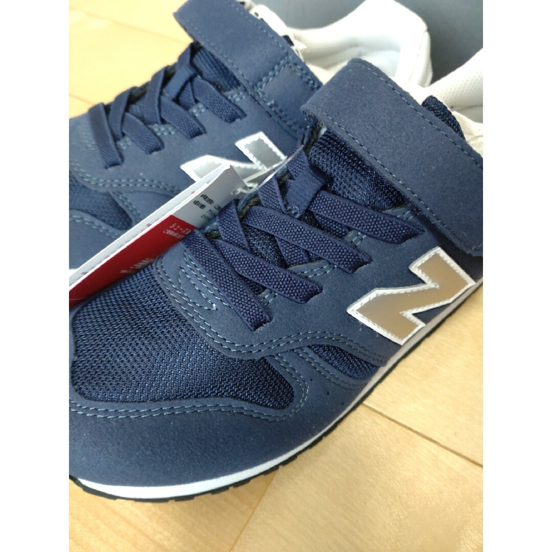 New Balance(ニューバランス)の【新品】ニューバランス　YV373 KN2 ネイビー 22.0cm キッズ/ベビー/マタニティのキッズ靴/シューズ(15cm~)(スニーカー)の商品写真