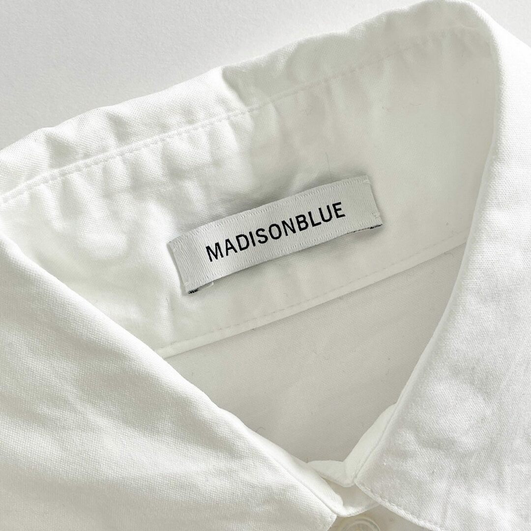 MADISONBLUE(マディソンブルー)の25c6 MADISONBLUE マディソンブルー 日本製 SLEEVELESS TIE BL L.OX ノースリーブシャツ ブラウス MB221-5024 S ホワイト コットン MADE IN JAPAN レディースのトップス(シャツ/ブラウス(長袖/七分))の商品写真