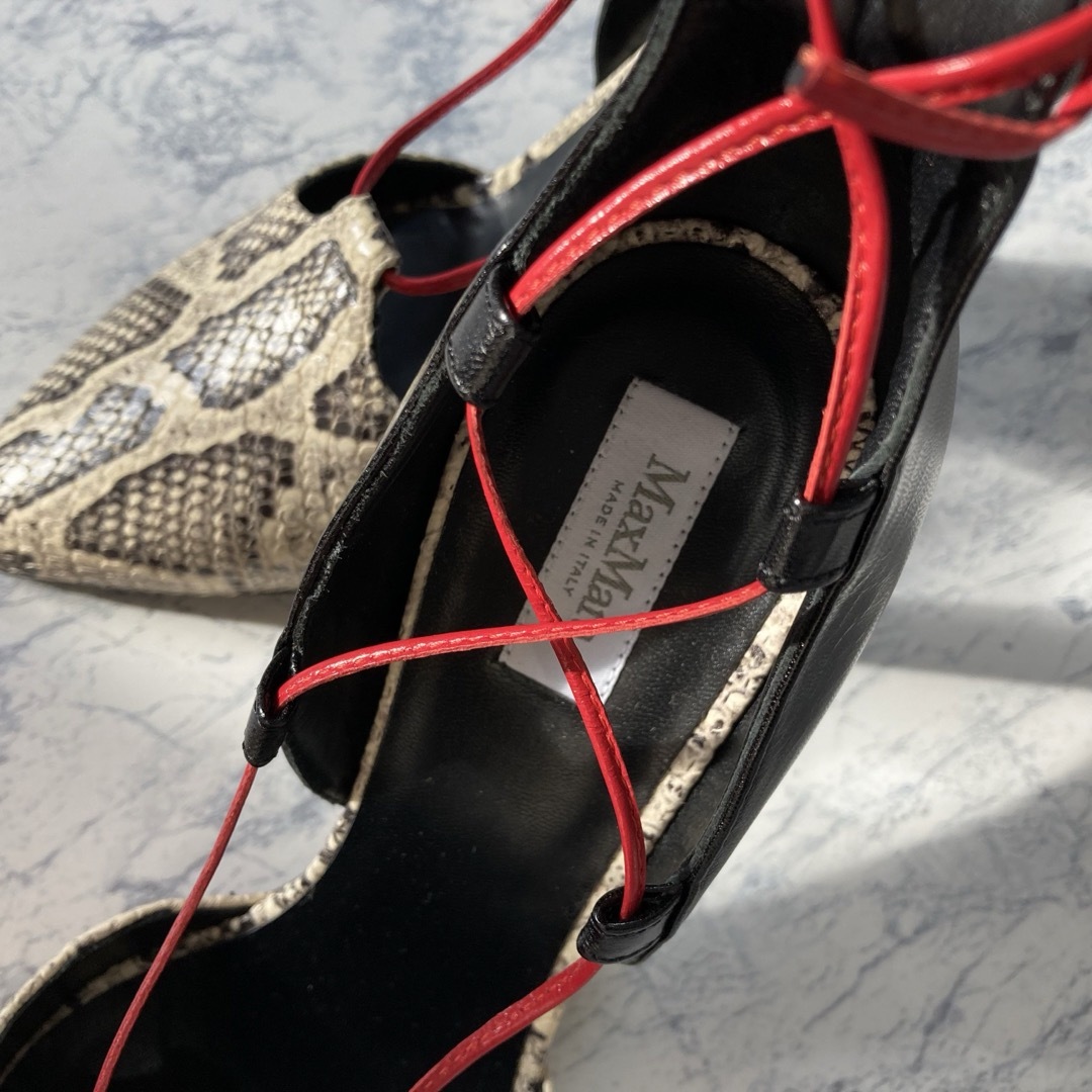 Max Mara(マックスマーラ)の美品　MaxMara パンプス　パイソン　レースアップ　黒 レディースの靴/シューズ(ハイヒール/パンプス)の商品写真