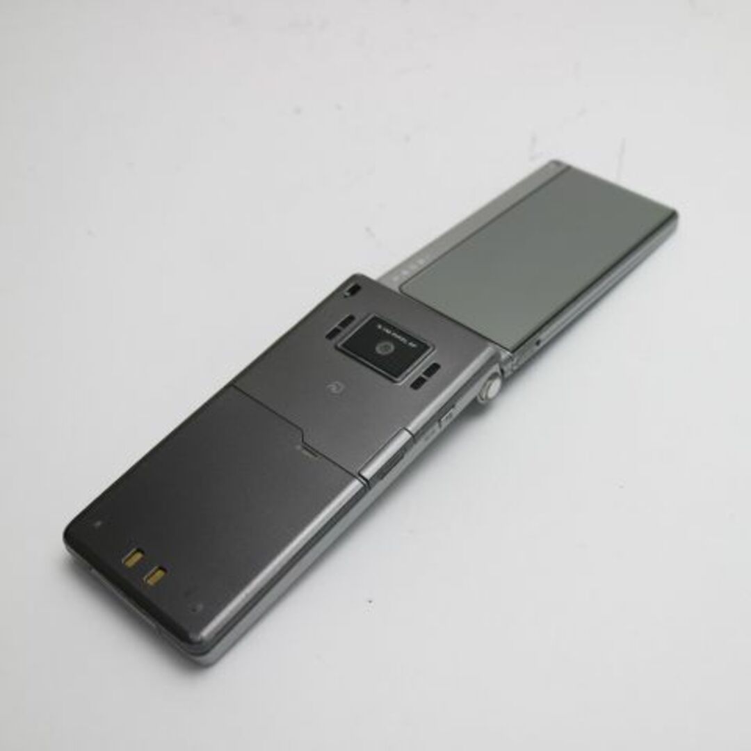 Panasonic(パナソニック)のP906i メタル 白ロム M444 スマホ/家電/カメラのスマートフォン/携帯電話(携帯電話本体)の商品写真
