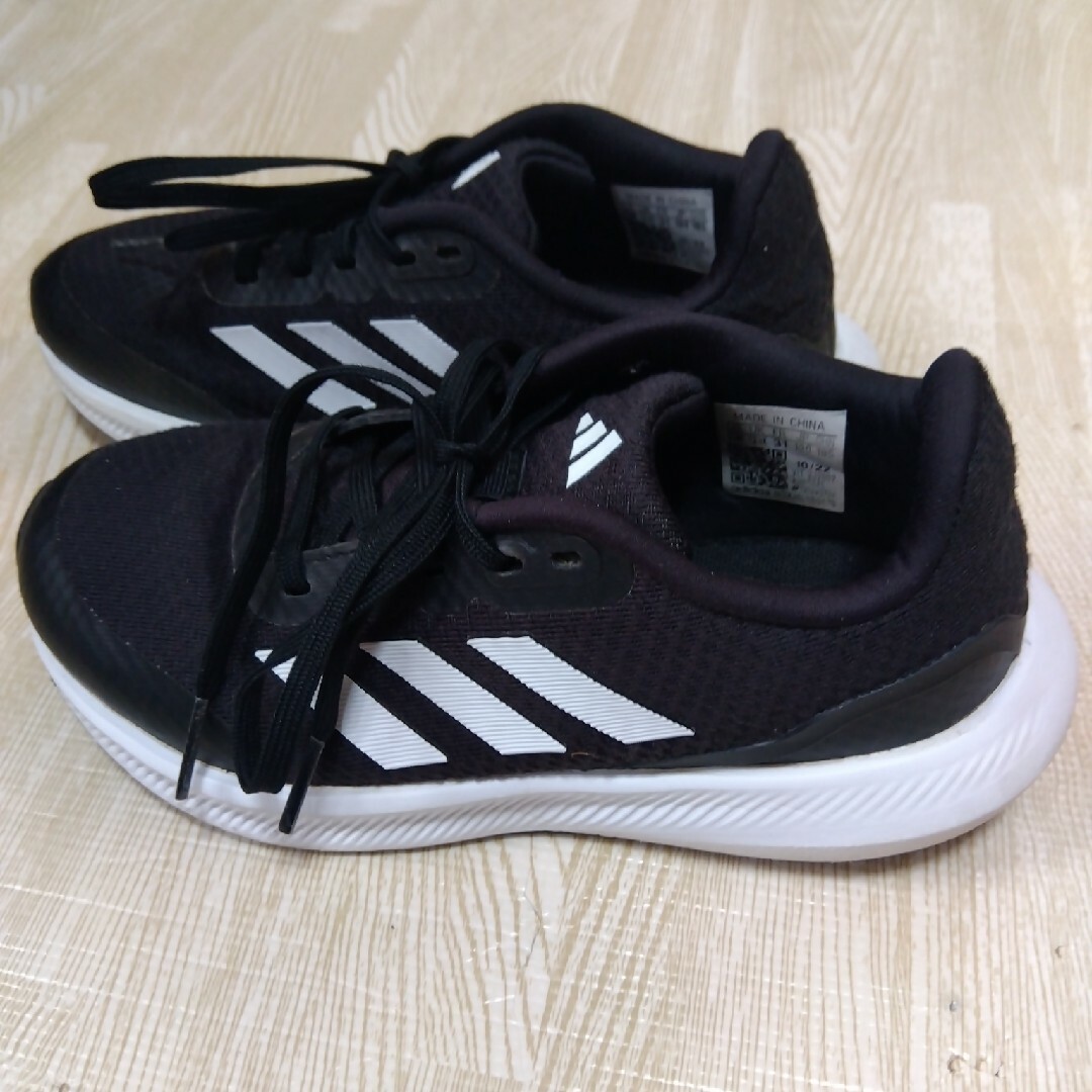 adidas(アディダス)のアディダス　コアファイト キッズ/ベビー/マタニティのキッズ靴/シューズ(15cm~)(スニーカー)の商品写真