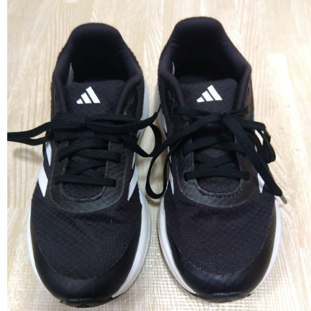 adidas(アディダス)のアディダス　コアファイト キッズ/ベビー/マタニティのキッズ靴/シューズ(15cm~)(スニーカー)の商品写真