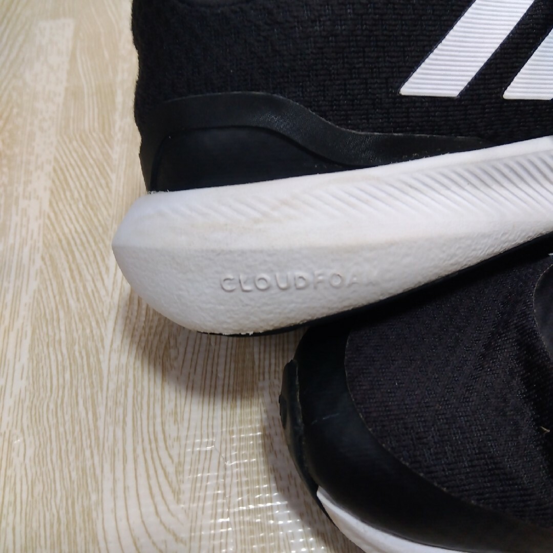 adidas(アディダス)のアディダス　コアファイト キッズ/ベビー/マタニティのキッズ靴/シューズ(15cm~)(スニーカー)の商品写真