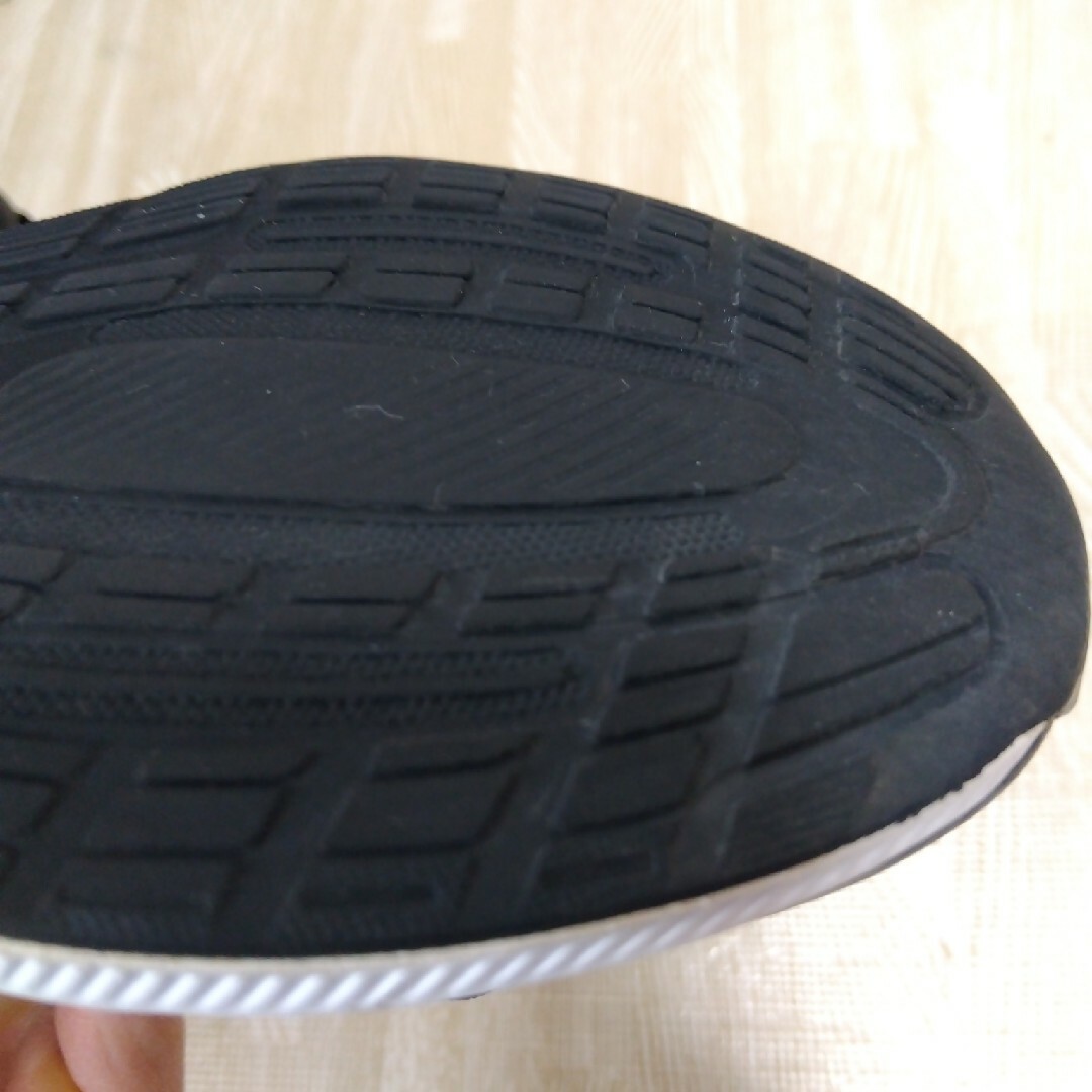 adidas(アディダス)のアディダス　コアファイト キッズ/ベビー/マタニティのキッズ靴/シューズ(15cm~)(スニーカー)の商品写真
