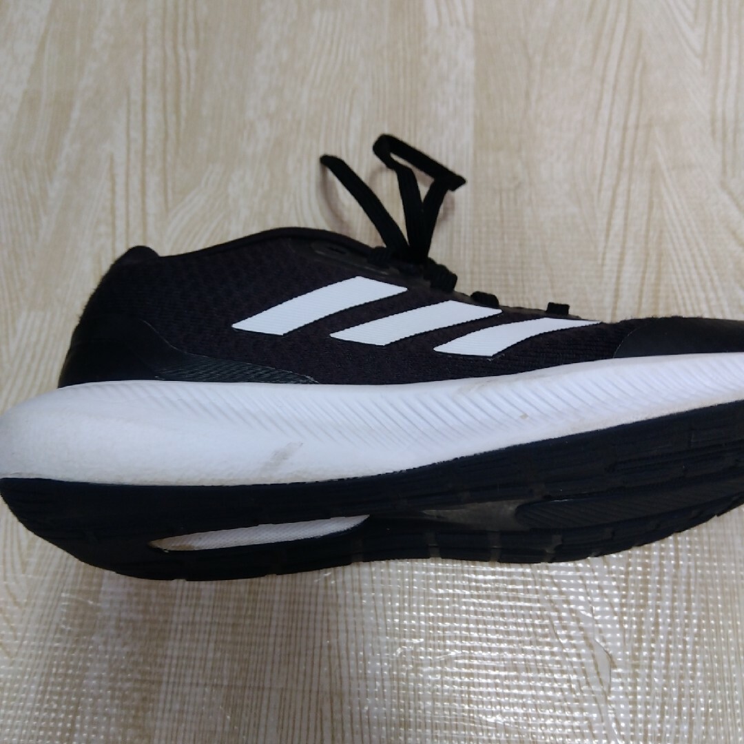 adidas(アディダス)のアディダス　コアファイト キッズ/ベビー/マタニティのキッズ靴/シューズ(15cm~)(スニーカー)の商品写真