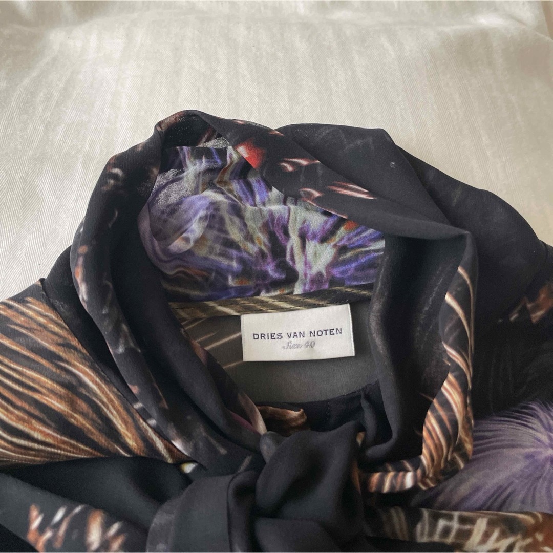 DRIES VAN NOTEN(ドリスヴァンノッテン)のDRIES VAN NOTEN  ブラウス レディースのトップス(シャツ/ブラウス(長袖/七分))の商品写真