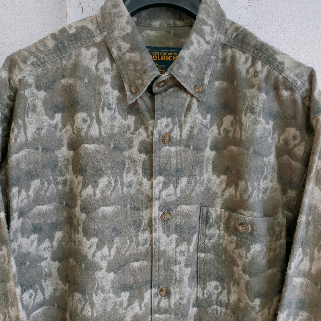 WOOLRICH(ウールリッチ)のWOOLRICH ウールリッチ　シャモアシャツ　アニマル柄　ベージュ　L メンズのトップス(シャツ)の商品写真