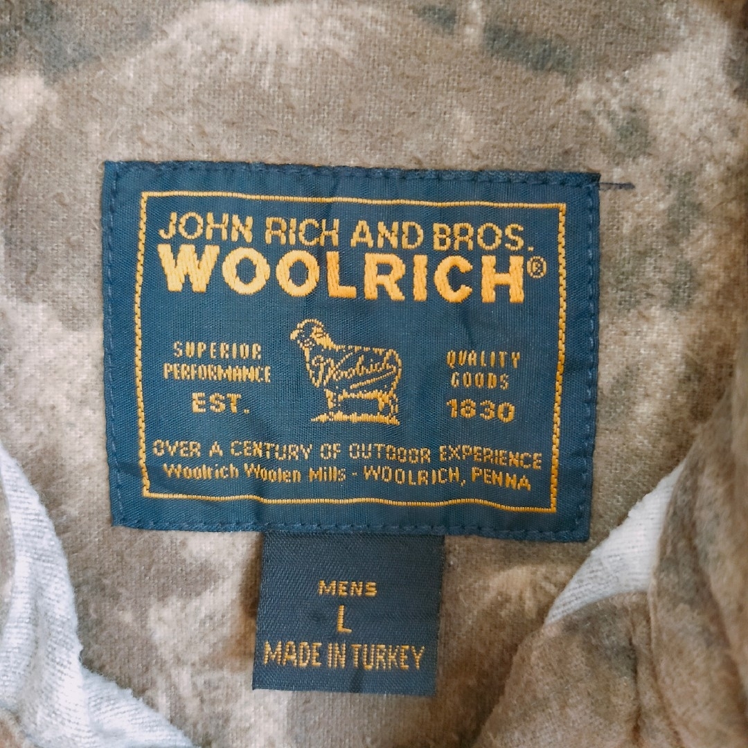 WOOLRICH(ウールリッチ)のWOOLRICH ウールリッチ　シャモアシャツ　アニマル柄　ベージュ　L メンズのトップス(シャツ)の商品写真