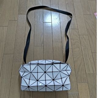 イッセイミヤケ(ISSEY MIYAKE)の新品タグ付き イッセイミヤケ(ショルダーバッグ)