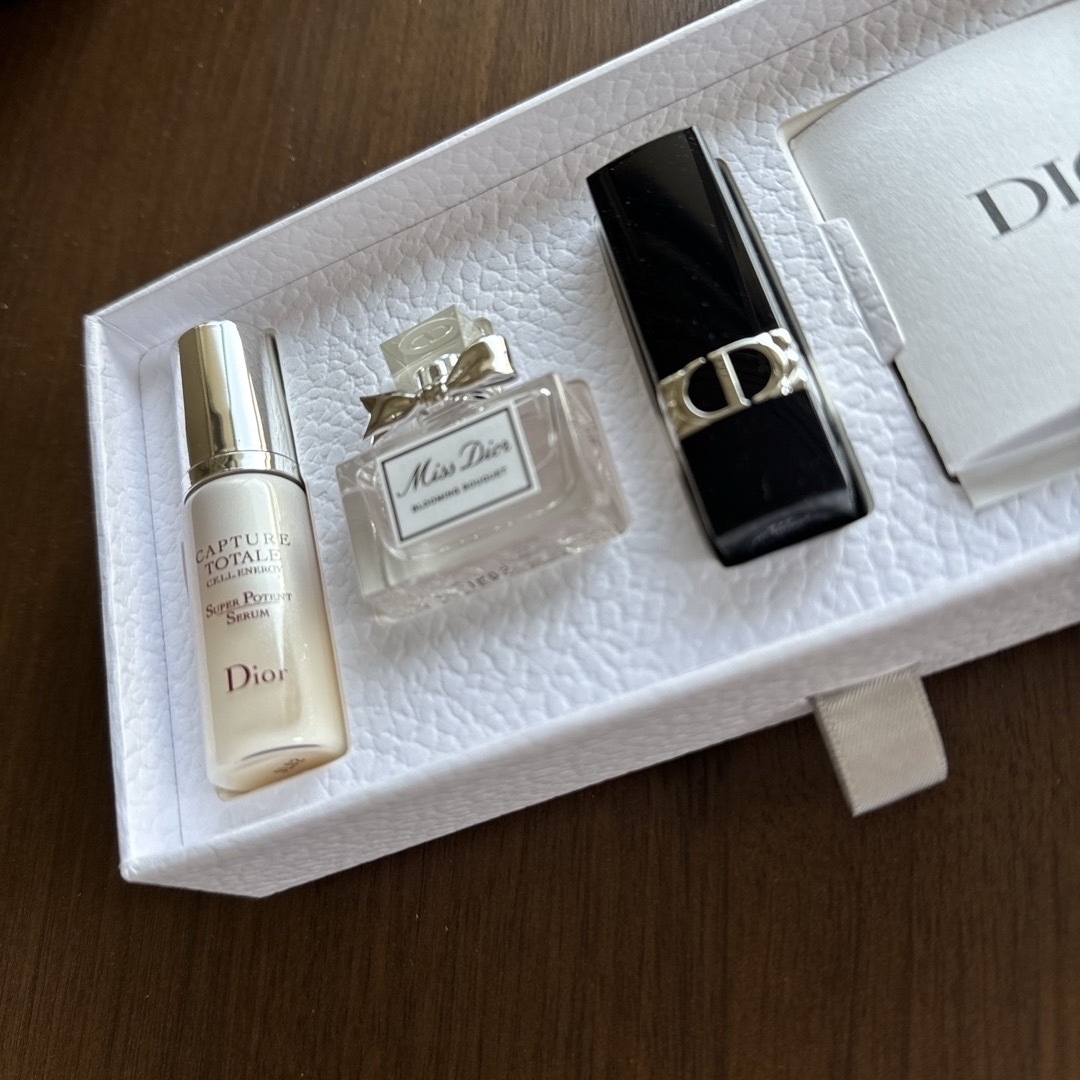 Dior(ディオール)のDior🌸ビューティーディスカバリーキット/非売品 コスメ/美容のキット/セット(コフレ/メイクアップセット)の商品写真