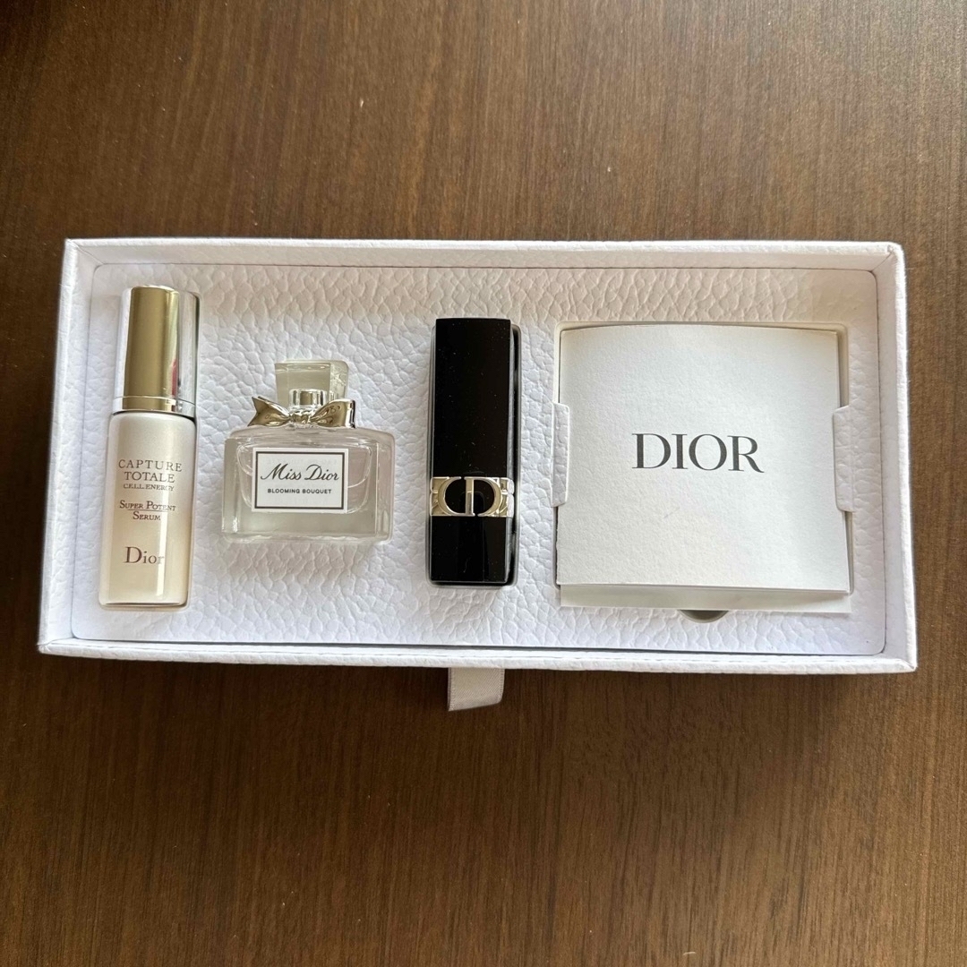 Dior(ディオール)のDior🌸ビューティーディスカバリーキット/非売品 コスメ/美容のキット/セット(コフレ/メイクアップセット)の商品写真