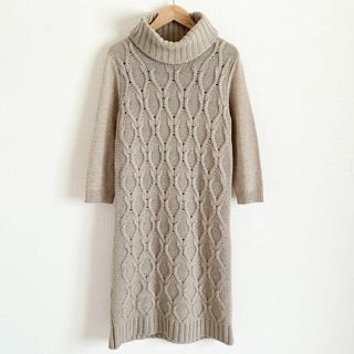 マックスマーラ(Max Mara)のMAXMARA　ケーブルニットワンピース　ベージュ　S(ひざ丈ワンピース)