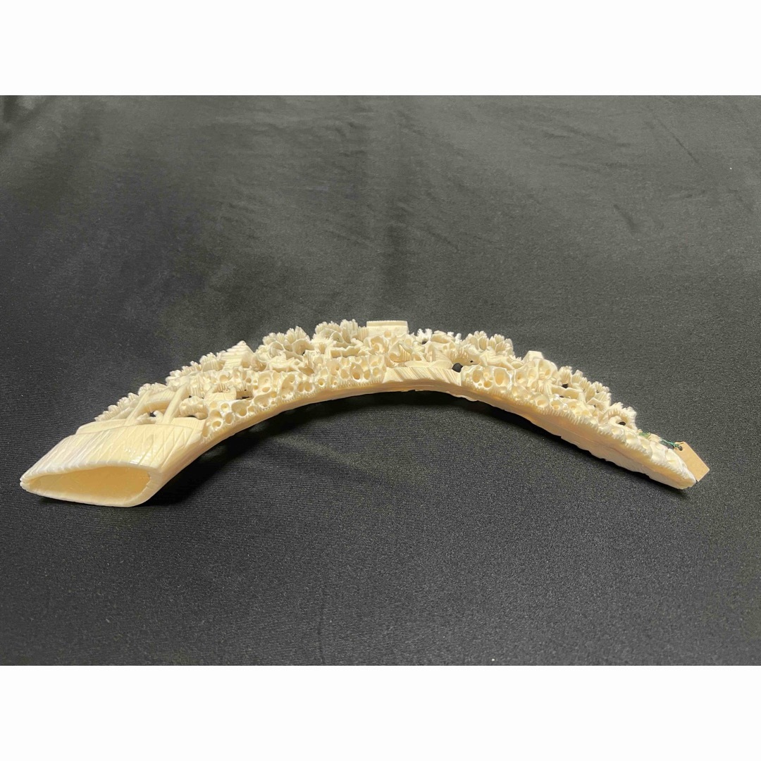 中国工芸品 象牙風細工 山水楼閣唐人物 一本細密透かし彫り 置物 中国工芸品 象牙風細工 山水楼閣唐人物 一本細密透かし彫り 置物