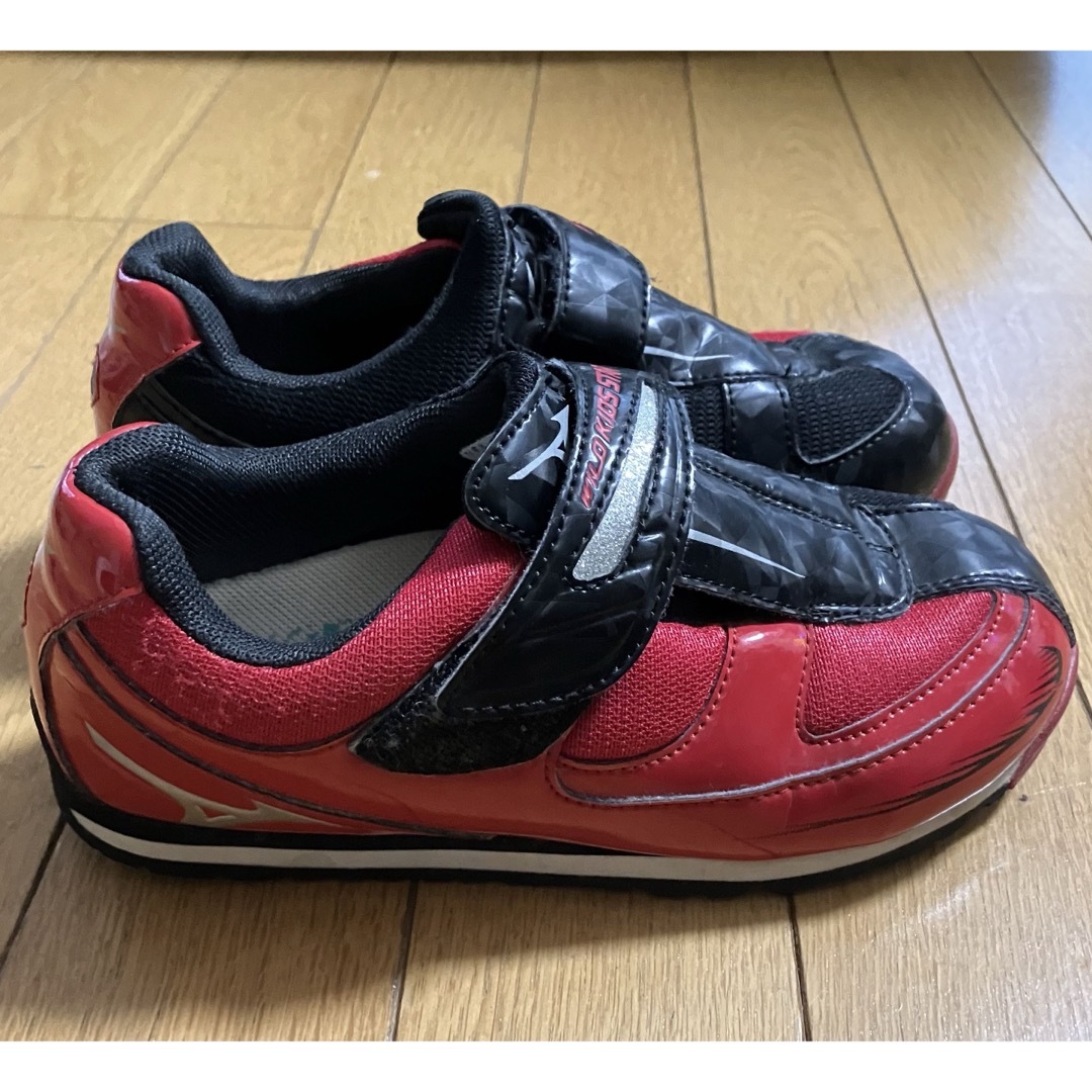 MIZUNO(ミズノ)の【あき様専用】ミズノ キッズスニーカー WKスター3  レッド20.5 キッズ/ベビー/マタニティのキッズ靴/シューズ(15cm~)(スニーカー)の商品写真