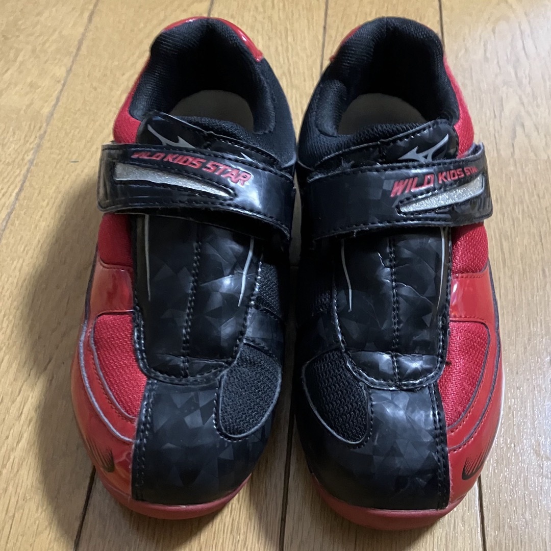 MIZUNO(ミズノ)の【あき様専用】ミズノ キッズスニーカー WKスター3  レッド20.5 キッズ/ベビー/マタニティのキッズ靴/シューズ(15cm~)(スニーカー)の商品写真