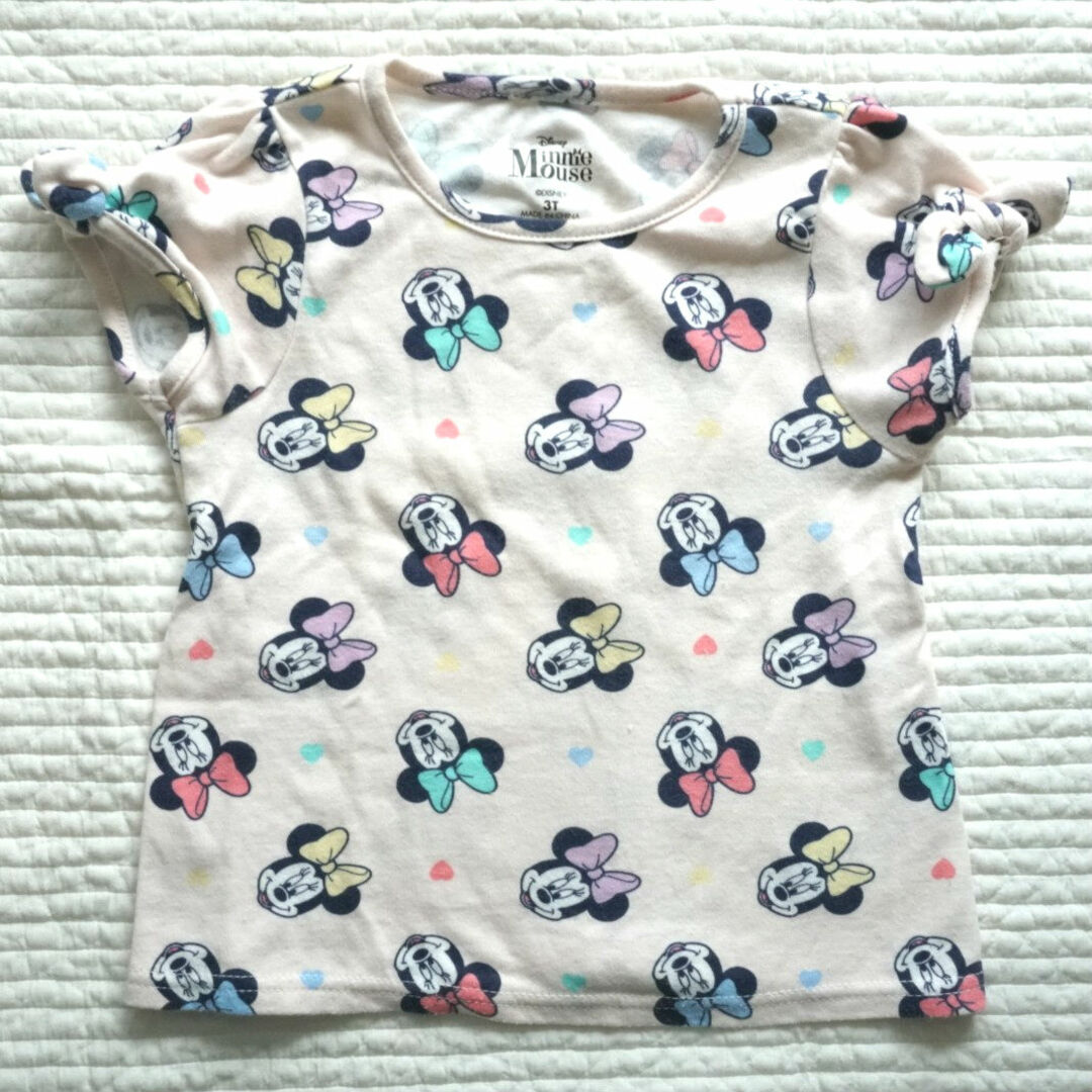 Disney(ディズニー)のミニー　総柄　Tシャツ キッズ/ベビー/マタニティのキッズ服女の子用(90cm~)(Tシャツ/カットソー)の商品写真