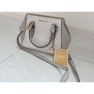 マイケルコース(Michael Kors)のMICHEL KORS ライトグレー　2wayバッグ(ハンドバッグ)